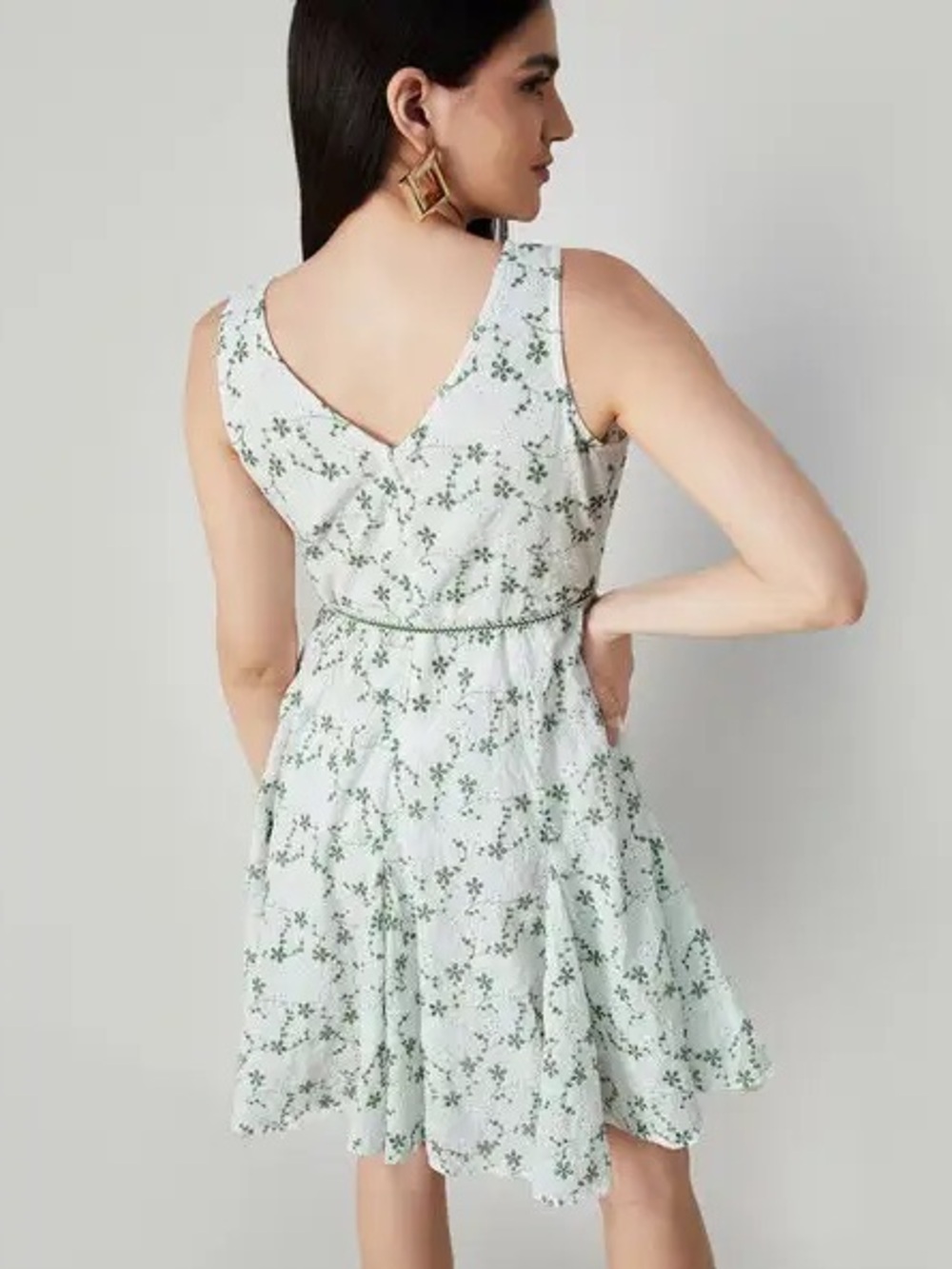 Cottage Core Countryside 100% Cotton Floral Tie-Waist Mini Dress - Picture 2 of 14